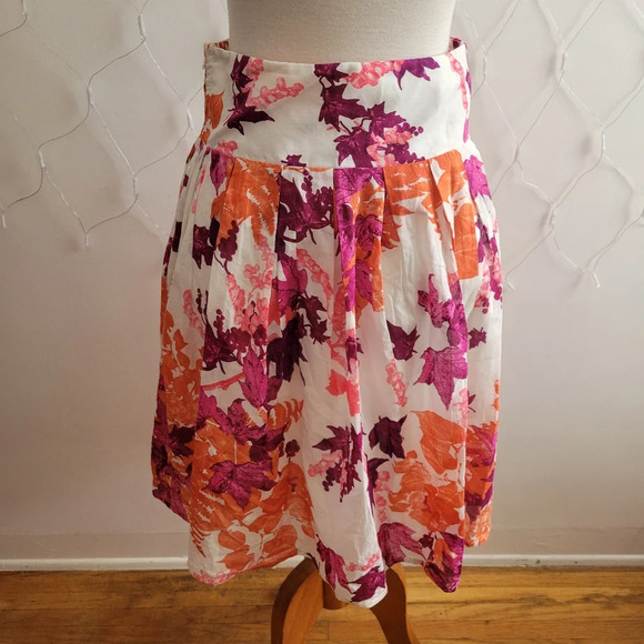 Aryeh Fall Fit n Flair Skirt / Anthropologie / Leaves / Size Small - Picture 3 of 7